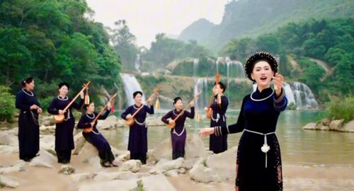 Ca khúc kết hợp giữa thanh âm của tính tẩu cùng lời then hát then đậm bản sắc. Ảnh: MV