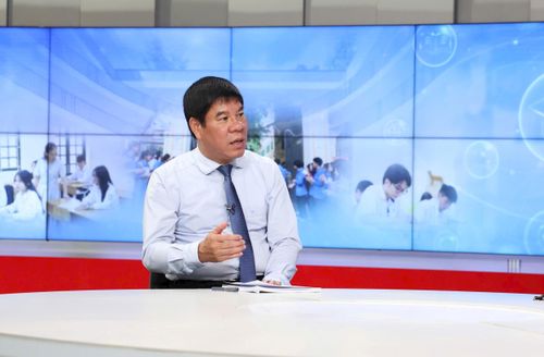 GS.TS Huỳnh Văn Chương, Cục trưởng Cục Quản lý chất lượng, Bộ Giáo dục và Đào tạo trao đổi tại chương trình. Ảnh: Thanh Hải