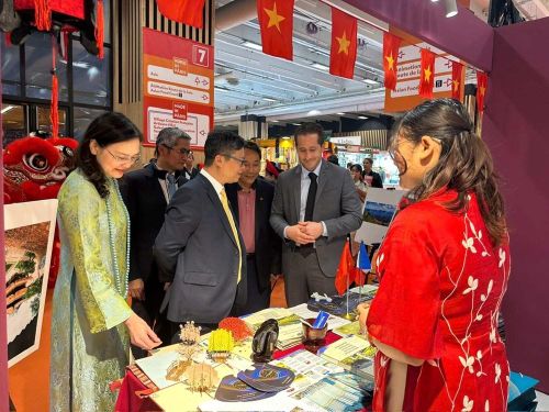 Văn hóa, du lịch Việt Nam được quảng bá thông qua các ấn phẩm, sản phẩm thủ công