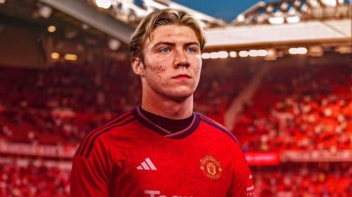 Về Rasmus Hojlund, thương vụ chuyển đến Napoli theo dạng cho mượn kèm điều khoản mua đứt chuẩn bị được kích hoạt. Ảnh: Internet.
