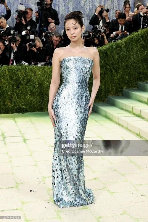 Trong khi đó, Jennie trở thành thành viên tham dự Met Gala nhiều nhất với 4 năm liên tiếp.