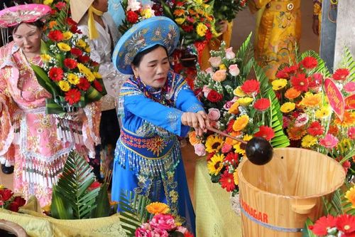 Rước nước thiêng là một trong chuỗi nghi lễ cổ truyền của Lễ hội Tháp Bà Ponagar 2026.