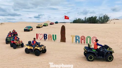 Trong danh sách 9 kỳ quan thiên nhiên được Lonely Planet gợi ý khám phá, ngoài Đồi cát Mũi Né còn có: Vịnh Hạ Long, Vườn quốc gia Phong Nha - Kẻ Bàng, Hang Sơn Đoòng, núi non Tây Bắc, Phú Quốc, thác Bản Giốc, Thủy Sơn (Ngũ Hành Sơn) và Vườn quốc gia Ba Bể.