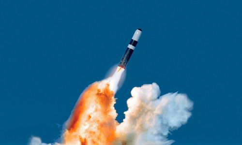 Tên lửa hạt nhân phóng từ tàu ngầm UGM-133A Trident II. Ảnh: Lockheed Martin/thedefensepost.com