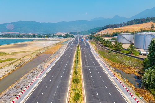 Tuyến đường mới dọc biển đã hình thành.