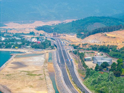Từ một công trình giao thông, nơi đây đang dần trở thành điểm nhấn du lịch, góp phần làm phong phú thêm hình ảnh năng động, hiện đại của Đà Nẵng trong những năm tới.