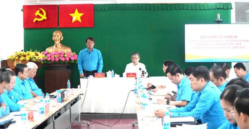 Ban thường vụ Thành ủy TPHCM làm việc với Ban thường vụ LĐLĐ TPHCM.