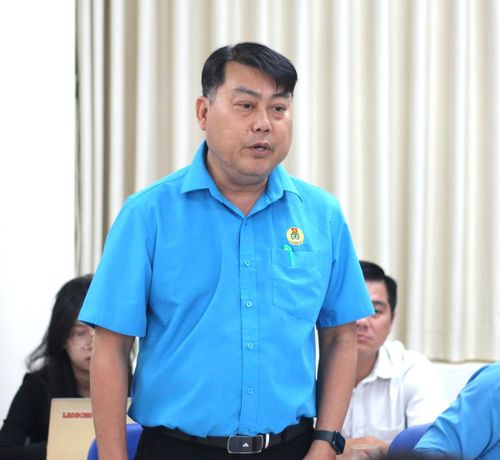 Ông Nguyễn Văn Hải, Ủy viên Ban Thường vụ LĐLĐ Thành phố, báo cáo tại buổi làm việc với Ban Thường vụ Thành ủy TPHCM.