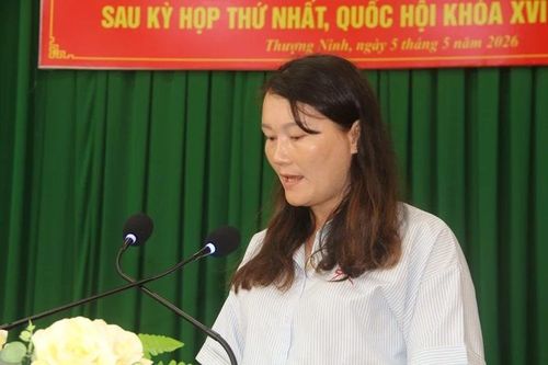 Cử tri xã Thượng Ninh phát biểu tại hội nghị.
