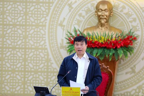 Ủy viên Ban Chấp hành Trung ương Đảng, Bí thư Tỉnh ủy, Trưởng Đoàn ĐBQH tỉnh Lâm Đồng Y Thanh Hà Niê Kđăm đề nghị thống nhất ý chí, tăng cường công tác phối hợp giữa các ban, ngành để các dự án trọng điểm triển khai đúng kế hoạch, phát huy hiệu quả. Ảnh: Lê Phước