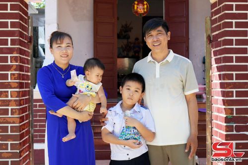 Gia đình Chị Mai Thị Út Lan sinh sống trên đảo Sinh Tồn.