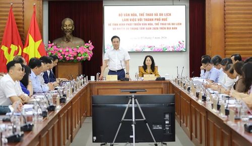  Đồng chí Nguyễn Khắc Toàn, UVTW Đảng, Phó Bí thư Thành ủy, Chủ tịch UBND thành phố phát biểu tại buổi làm việc. Ảnh: Văn phòng UBND thành phố cung cấp