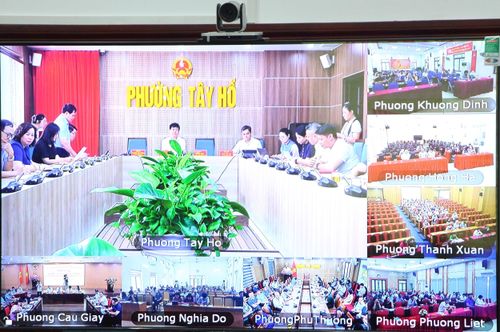 Cử tri tại các điểm cầu trực tuyến phát biểu ý kiến, kiến nghị. Ảnh: MH