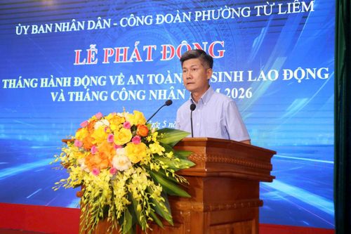 Phó Chủ tịch UBND phường Bùi Ngọc Kính phát biểu tại chương trình. Ảnh: PV