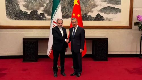  Bộ Ngoại giao Iran, ông Araghchi và Ngoại trưởng Trung Quốc Vương Nghị. Ảnh: IRIB/elegram. 