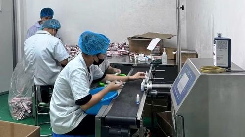 Bên trong khu vực sản xuất và đóng gói của Công ty Shabigroup. (Ảnh: Công an Hải Phòng)