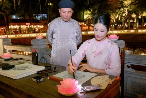 Hoa hậu Việt Nam 2010 Đặng Ngọc Hân là một trong những khách mời, tham gia trải nghiệm hoạt động tại chương trình.
