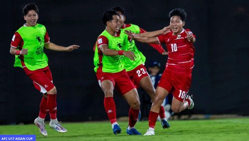 Niềm vui vỡ òa của các cầu thủ U17 Indonesia - Ảnh: AFC