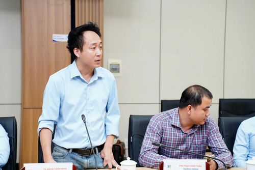 Đại diện địa phương thảo luận các nội dung cần triển khai ngay sau khi ký kết hợp tác. Ảnh: THU HÀ