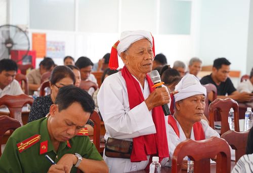 Cử tri Đoàn Minh Duyên, xã Tuy Phong nêu kiến nghị