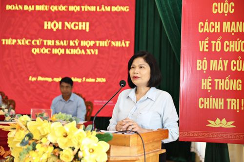 Phó Giám đốc Sở Tài chính Bùi Thị Tuyết Mai trả lời kiến nghị từ cử tri xã Lạc Dương về tiền chi trả dịch vụ môi trường rừng