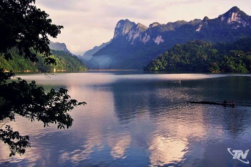 Vẻ đẹp của hồ Ba Bể tạo sức hút cho Giải chạy “Những dấu chân trên miền hồ biếc”.