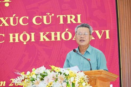 ĐBQH Nguyễn Sỹ Hội phát biểu tiếp thu các ý kiến, kiến nghị