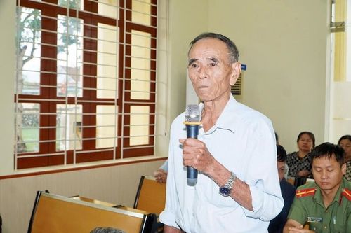 Cử tri phát biểu ý kiến