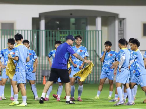 U17 Việt Nam tập luyện cho trận ra quân gặp U17 Yemen. Ảnh: VFF.