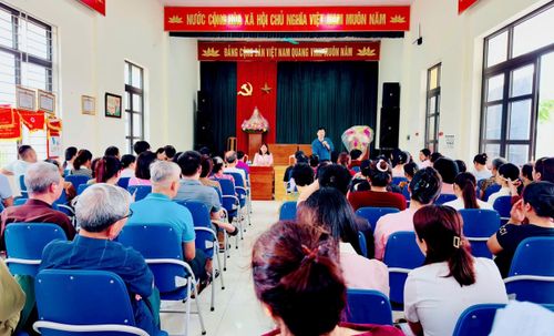 Ban Quản lý dự án đầu tư - hạ tầng xã Nam Phù đã thông tin về dự án. Ảnh: Bảo Thoa