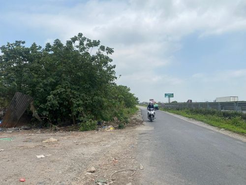 Các điểm tập trung rác thải tạm thời tại xã Hồng Vân được dọn dẹp thường xuyên, tránh tình trạng ùn ứ. Ảnh: Vũ Cường