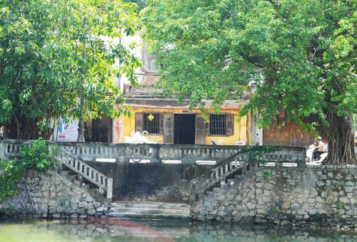 Một góc phố cổ Gia Hội nhìn từ sông Đông Ba, phường Phú Xuân, thành phố Huế. Ảnh: Nguyên Lý - TTXVN