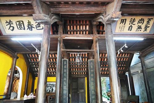 Nhà cổ ở phố cổ Gia Hội, phường Phú Xuân, thành phố Huế mang kiến trúc nhà rường truyền thống. Ảnh: Nguyên Lý - TTXVN