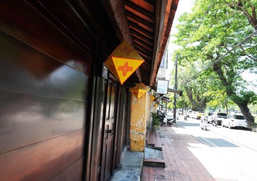 Những ngôi nhà cổ ở phố cổ Gia Hội, phường Phú Xuân, thành phố Huế. Ảnh: Nguyên Lý - TTXVN