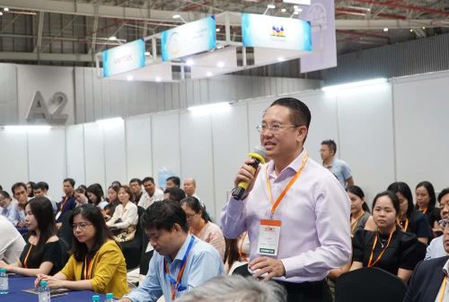 Các đại biểu chia sẻ tại hội thảo. Ảnh: Thu Hoài - TTXVN