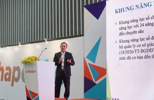Tiến sĩ Trần Nam Tú, Phó Cục trưởng Cục Khoa học công nghệ và Thông tin (Bộ Giáo dục và Đào tạo) chia sẻ về định hướng hợp tác "ba nhà". Ảnh: Thu Hoài - TTXVN