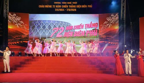 Tiết mục “Điện Biên” một miền đất lịch sử hào hùng, nơi ghi dấu những chiến công vang dội của dân tộc, được thể hiện tại chương trình nghệ thật