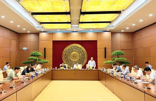 Phó Thủ tướng lưu ý cần một chiến dịch truyền thông mạnh mẽ hơn để toàn xã hội, người dân, doanh nghiệp và đội ngũ cán bộ, công chức, đảng viên hiểu đúng vị trí, vai trò của đợt tổng rà soát lần này - Ảnh: VGP/Thu Sa