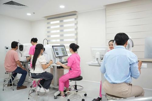 Đổi mới trong nhãn khoa không chỉ đến từ công nghệ mà còn nằm ở việc chuẩn hóa thực hành lâm sàng và cá nhân hóa điều trị cho từng bệnh nhân