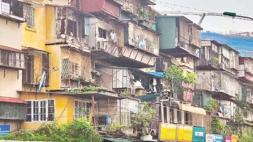 Một tòa chung cư cũ trong Khu tập thể Thành Công, Hà Nội.