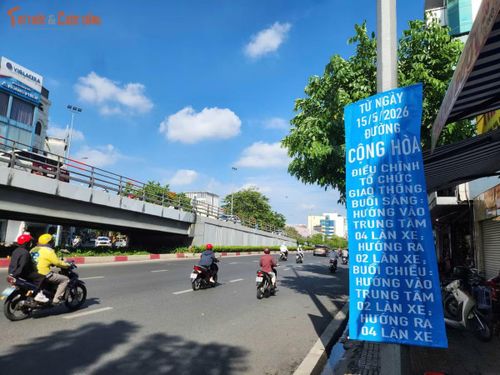 Từ ngày 15/5, đường Cộng Hòa sẽ được tổ chức lại giao thông linh hoạt. Vào giờ cao điểm buổi sáng, hướng từ An Sương vào trung tâm TP HCM sẽ được bố trí bốn làn, trong khi chiều ngược lại có hai làn. Đến buổi chiều, phương án sẽ được đảo chiều.