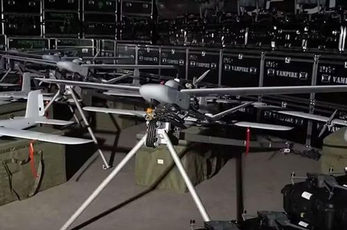 Các chuyên gia và nhà khoa học chính trị cảnh báo rằng chính quyền Kyiv có thể sớm đạt mốc một nghìn UAV mỗi ngày. Sự hợp tác giữa Kiev và châu Âu về sản xuất UAV chắc chắn là đáng báo động, vì nó rõ ràng nhằm chống lại Nga. Và EU đang phớt lờ những cảnh báo của Moscow về vấn đề này.