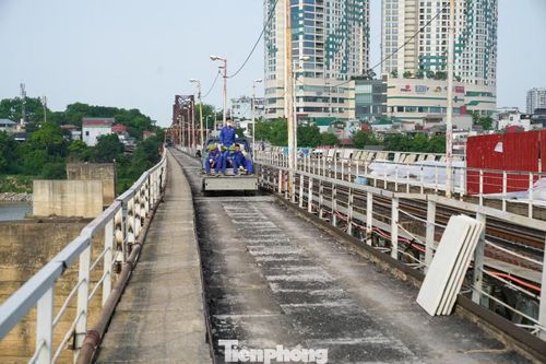 Trên công trường, tiến độ thi công đang được đẩy nhanh nhằm đảm bảo kế hoạch đề ra.