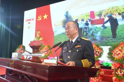 Đại tá Phạm Văn Thọ - Chính ủy Lữ đoàn 146, báo cáo thành tích của Lữ đoàn.