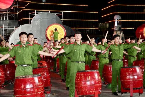 Một tiết mục tại buổi sơ duyệt Chương trình nghệ thuật khai mạc Lễ hội Hoa Phượng Đỏ - Hải Phòng 2026 tối 5/5.