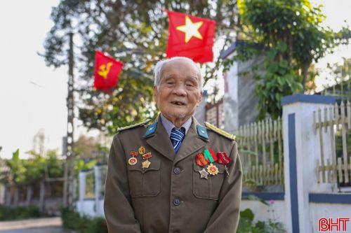 Cựu binh Dương Chí Kỳ (quê ở xã Gia Hanh)- nguyên chiến sỹ Đại đoàn 316 tham gia Chiến dịch Điện Biên Phủ năm 1954.