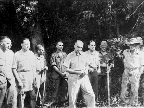  Chiều 7/5/1954, Tướng Đờ Cát đã đầu hàng vô điều kiện, Chiến dịch Điện Biên Phủ của quân và dân ta hoàn toàn thắng lợi. Ảnh tư liệu: TTXVN. 