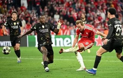 Kane tỏa sáng nhưng không thể cứu Bayern.