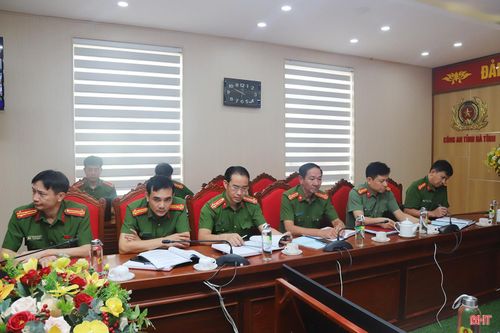 ... tại điểm cầu Hà Tĩnh.