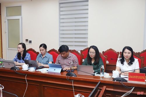 Các đại biểu tham gia...